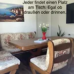 Apartment Am Bodensee- Zentrale Lage, Free Parking&wifi, 109 M2, Privater Garten, 7 Gäste, 2x Kingsize Boxspringbett, Familienfreundlich *