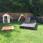 Am Bodensee- Zentrale Lage, Free Parking&wifi, 109 M2, Privater Garten, 7 Gäste, 2x Kingsize Boxspringbett, Familienfreundlich Friedrichshafen