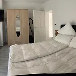 Am Bodensee- Zentrale Lage, Free Parking And Wifi, 109 M2, Privater Garten, 7 Gaeste, 2x Kingsize Boxspringbett, Familienfreundlich