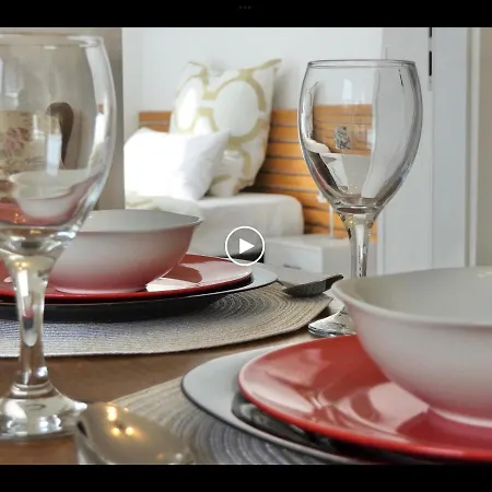 Appartement Am Bodensee- Zentrale Lage, Free Parking And Wifi, 109 M2, Privater Garten, 7 Gaeste, 2x Kingsize Boxspringbett, Familienfreundlich *