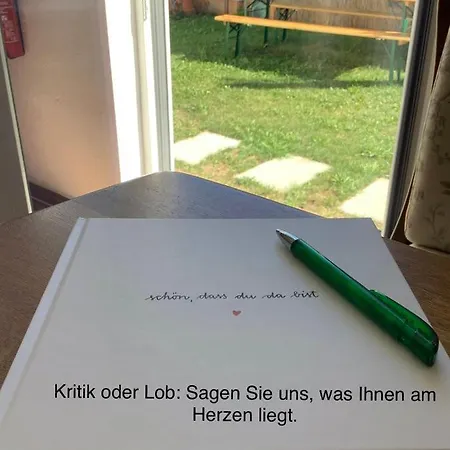 Am Bodensee- Zentrale Lage, Free Parking&wifi, 109 M2, Privater Garten, 7 Gäste, 2x Kingsize Boxspringbett, Familienfreundlich * Friedrichshafen