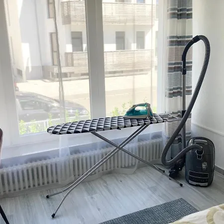 Am Bodensee- Zentrale Lage, Free Parking&wifi, 109 M2, Privater Garten, 7 Gäste, 2x Kingsize Boxspringbett, Familienfreundlich *