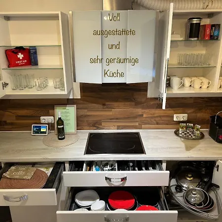 Am Bodensee- Zentrale Lage, Free Parking And Wifi, 109 M2, Privater Garten, 7 Gaeste, 2x Kingsize Boxspringbett, Familienfreundlich *