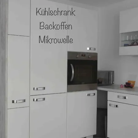 Am Bodensee- Zentrale Lage, Free Parking And Wifi, 109 M2, Privater Garten, 7 Gaeste, 2x Kingsize Boxspringbett, Familienfreundlich Apartament Friedrichshafen