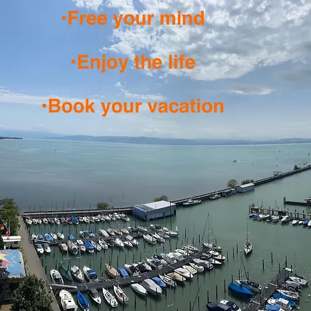 Apartment Am Bodensee- Zentrale Lage, Free Parking&wifi, 109 M2, Privater Garten, 7 Gäste, 2x Kingsize Boxspringbett, Familienfreundlich Friedrichshafen